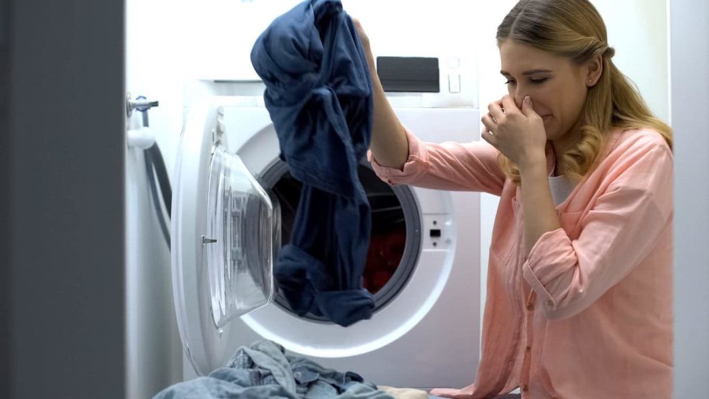 چرا ماشین لباسشویی بوی بد می گیرد؟