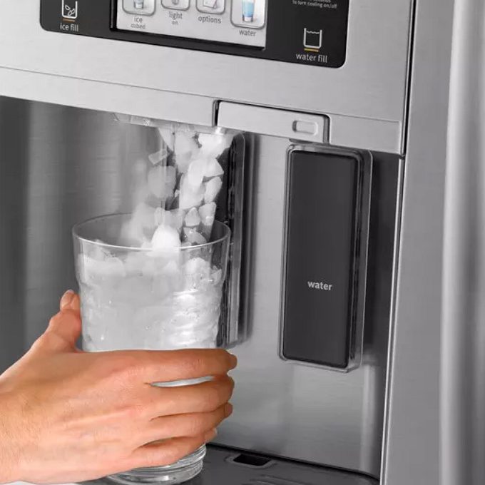 https://homekara.ir/wp-content/uploads/2025/06/ice-maker.jpg