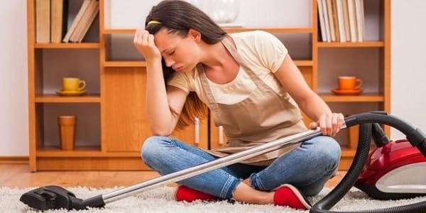 0_Woman-cleaning-house-min-1